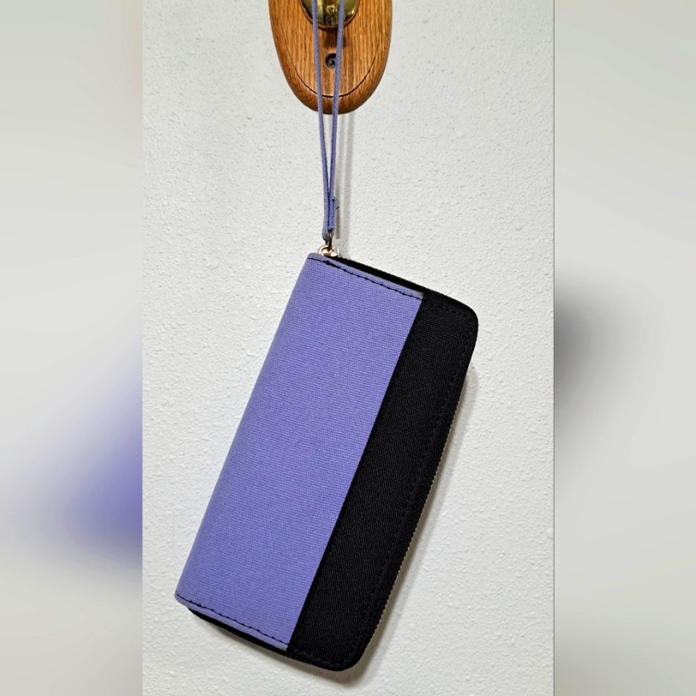 Two-tone Wristlet Wallet